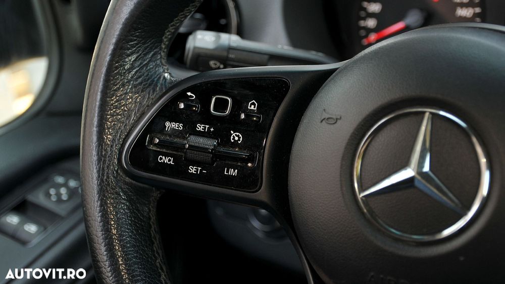 Mercedes-Benz Sprinter - 20