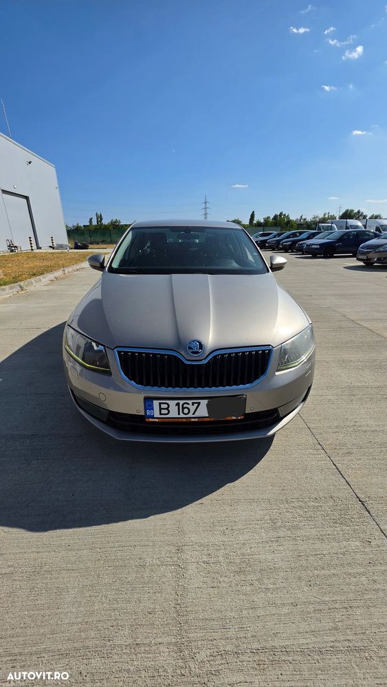 Skoda Octavia 1.6 TDI DSG Style - 6