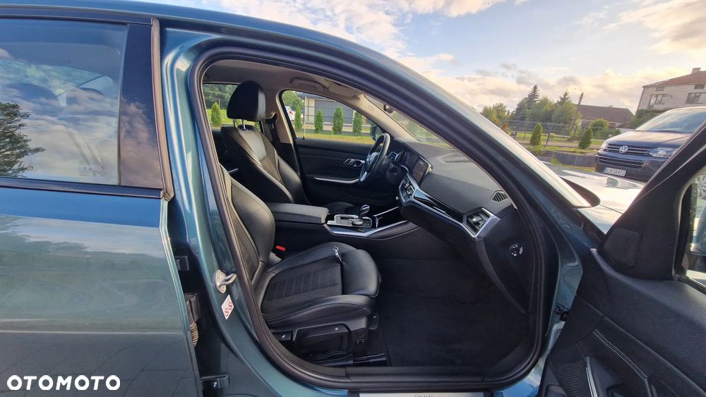BMW Seria 3 320i GPF Sport - 28