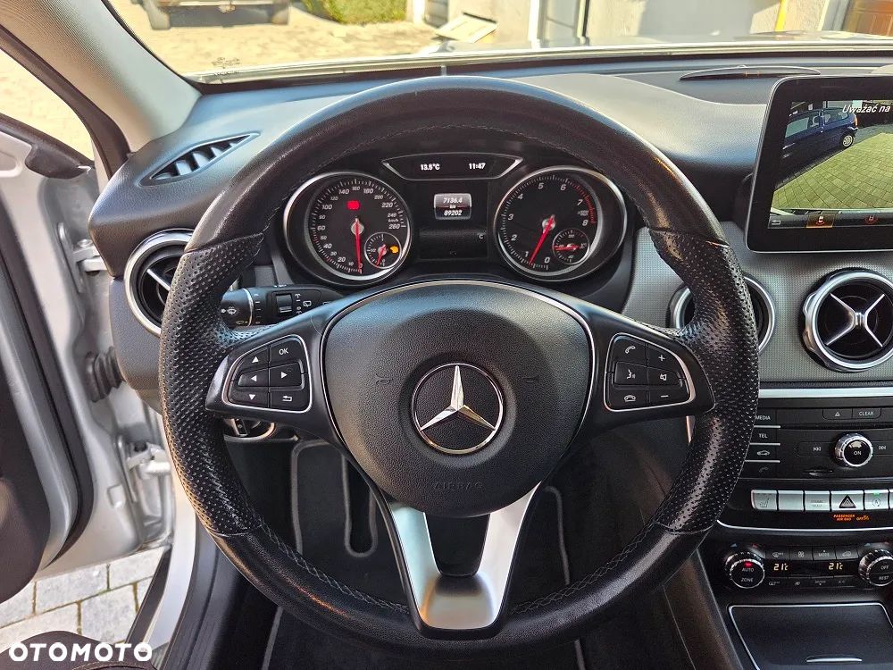 Mercedes-Benz GLA - 19