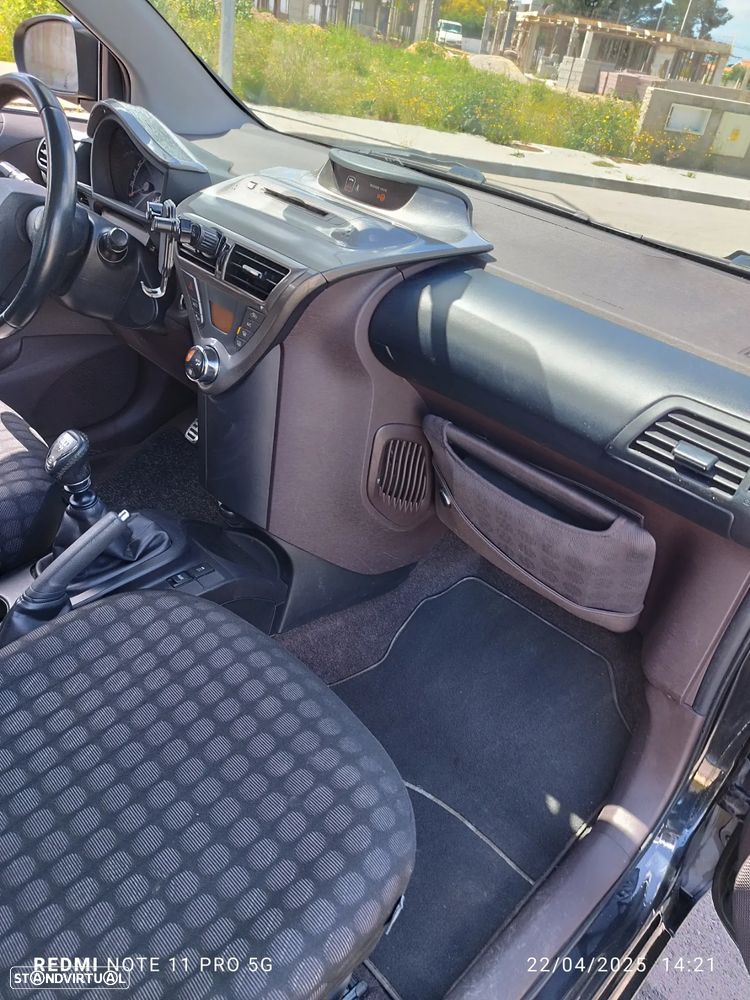 Toyota iQ 1.4 D-4D + - 12