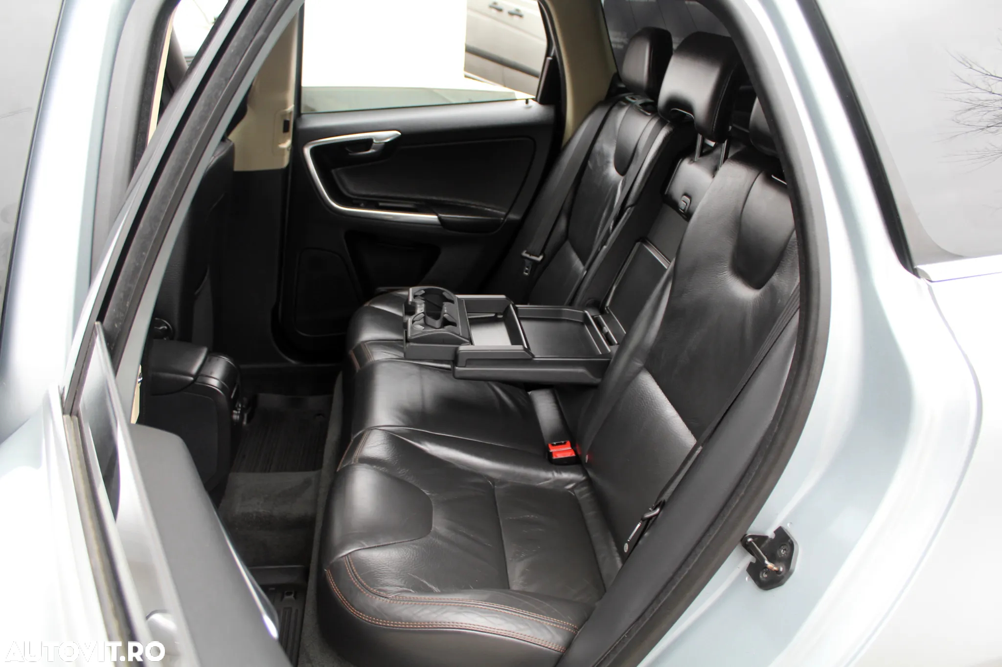 Volvo XC 60 D5 AWD Aut. Summum - 10