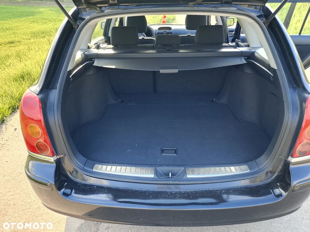 Toyota Avensis 2.0 D-4D Combi - 10