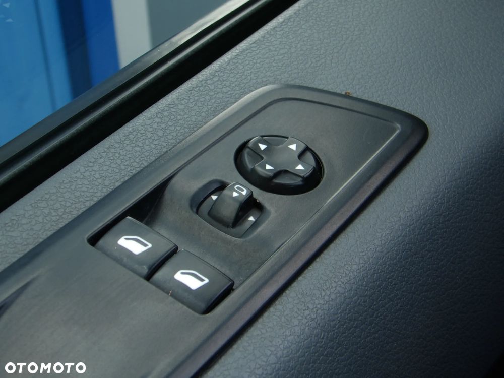 Opel Vivaro - 24