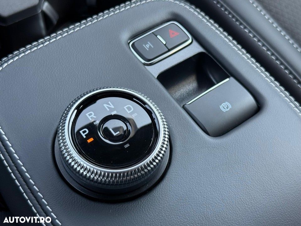 Ford Mustang Mach-E - 24