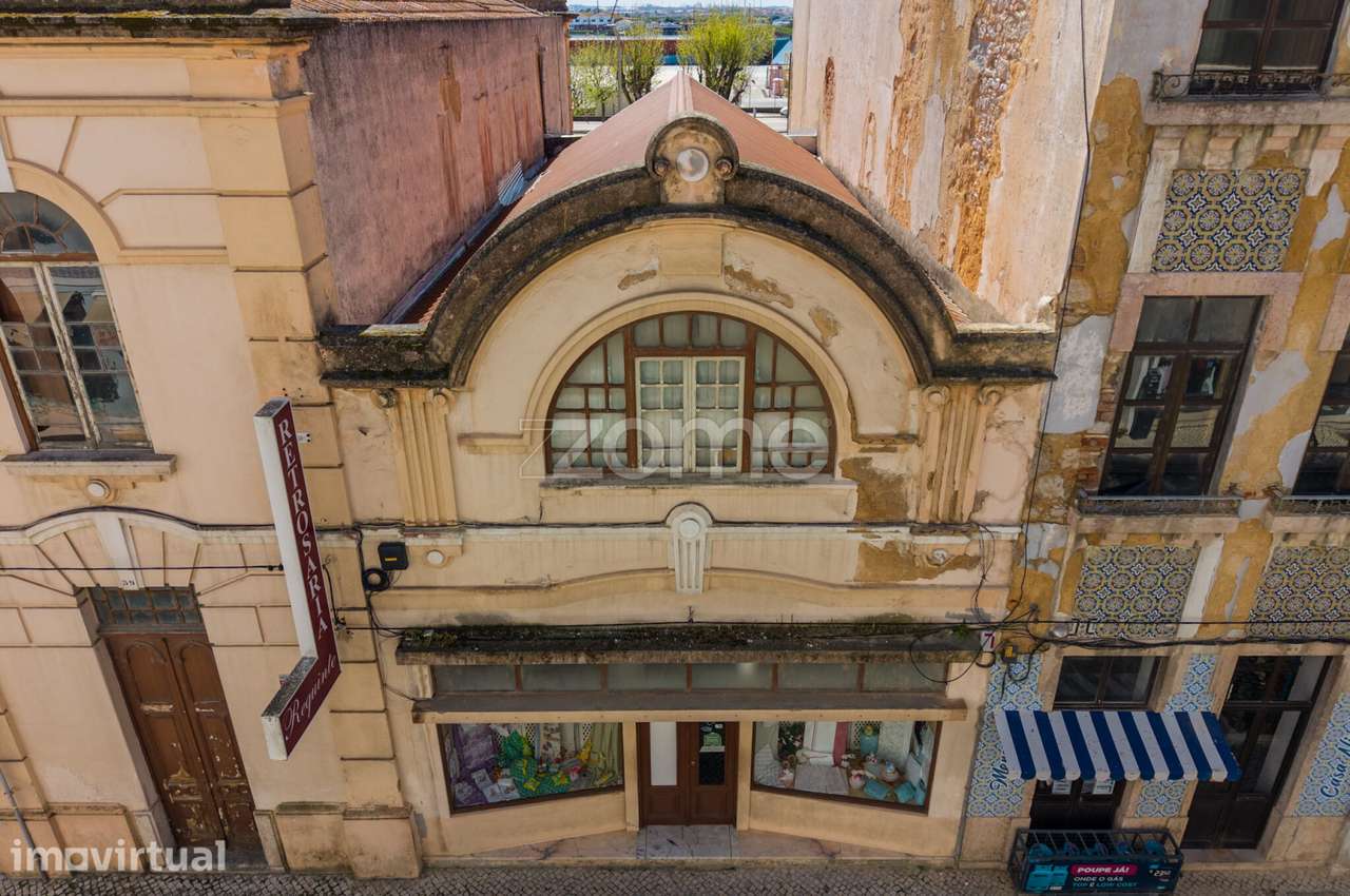 Prédio Histórico de Excelência no Coração da Figueira da Foz - Grande imagem: 5/46