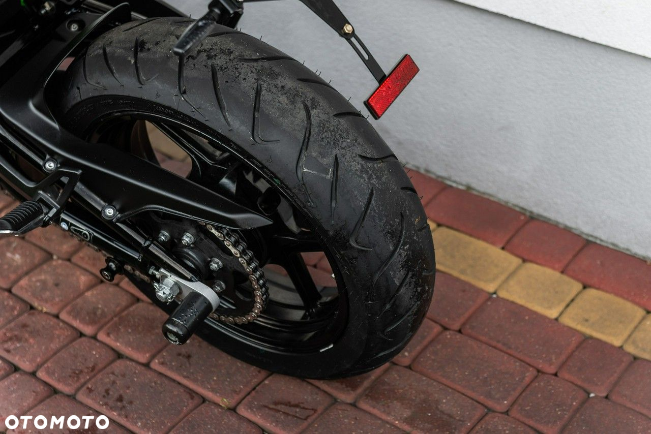 Kawasaki ER - 8