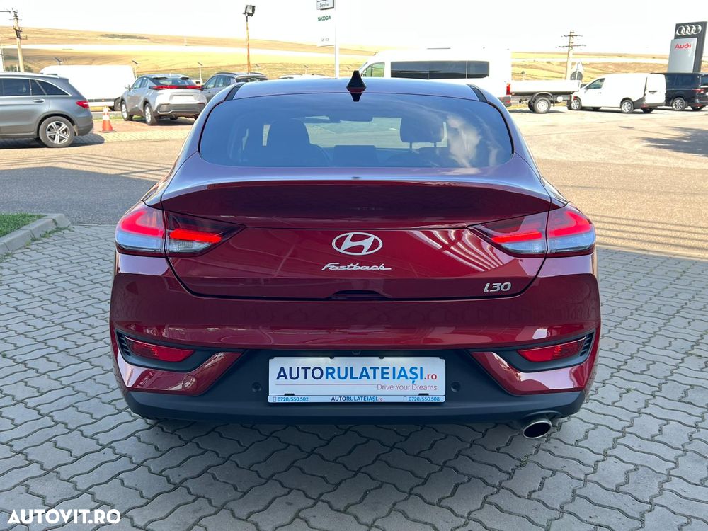 Hyundai i30 1.5 T-GDI 48V-Hybrid DCT Advantage - 5