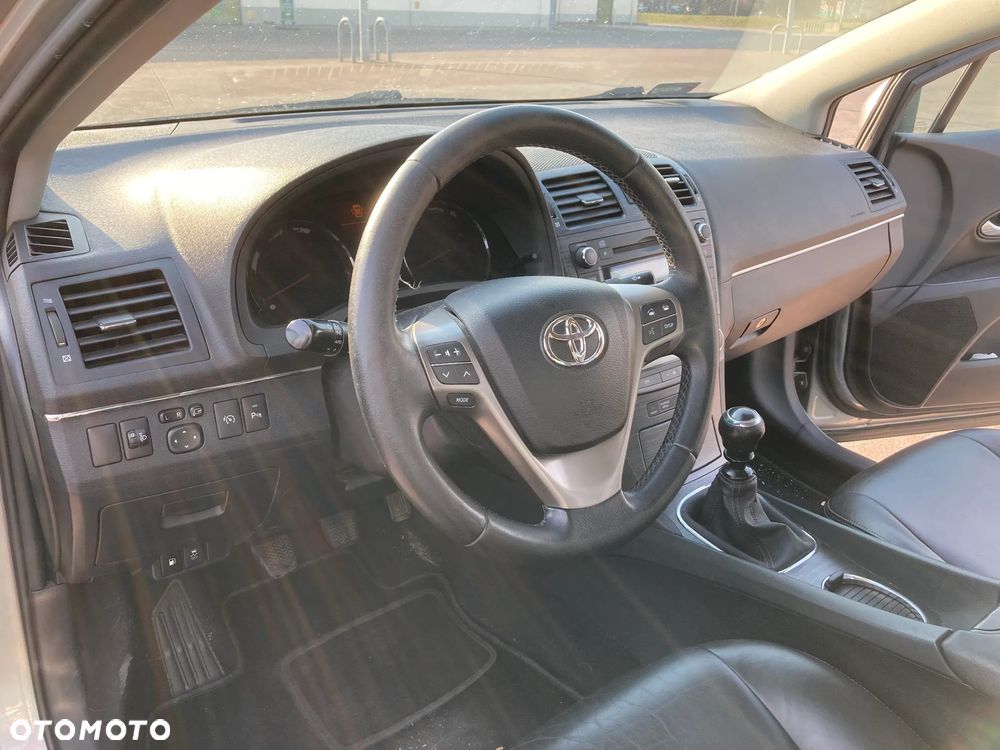 Toyota Avensis 2.0 D-4D 2010 - 11