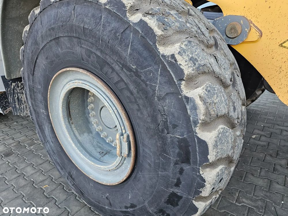 Liebherr L580 XPOWER - 11