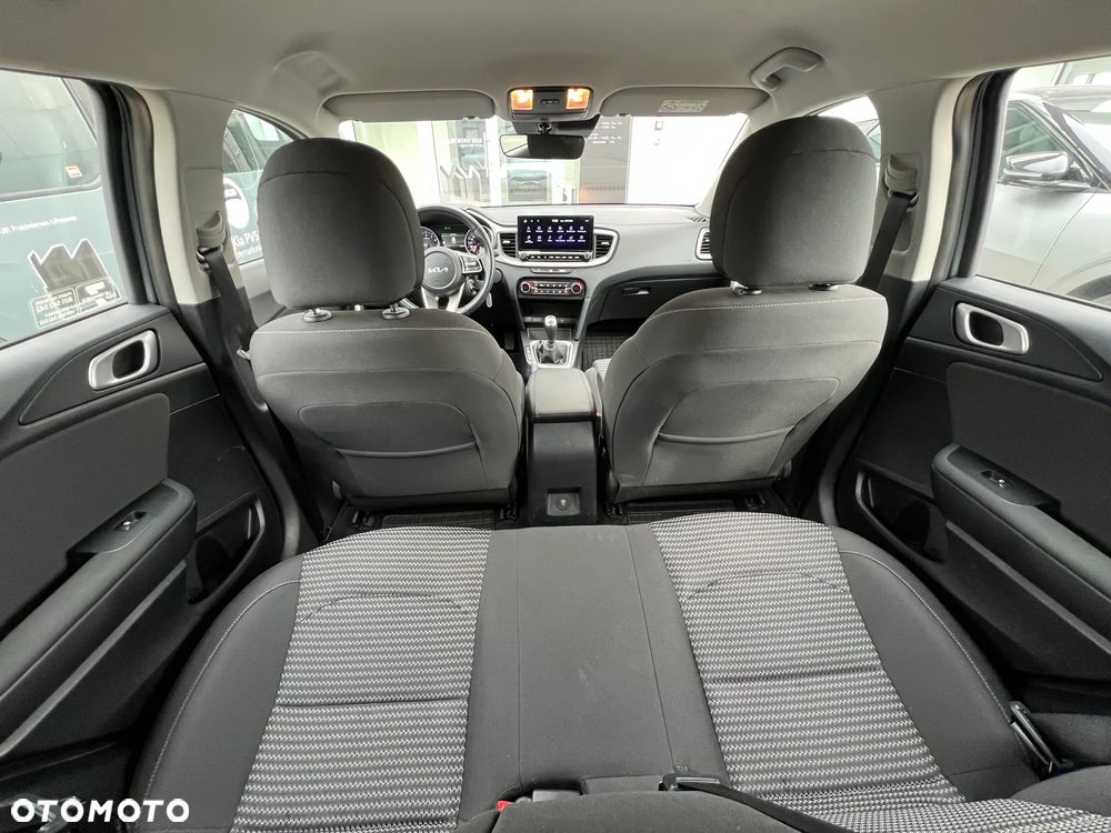 Kia Ceed 1.5 T-GDI M - 12