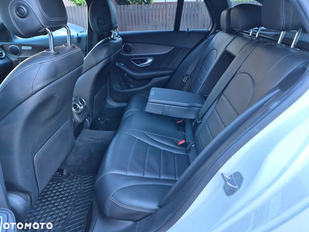 Mercedes-Benz Klasa C 300 9G-TRONIC - 30