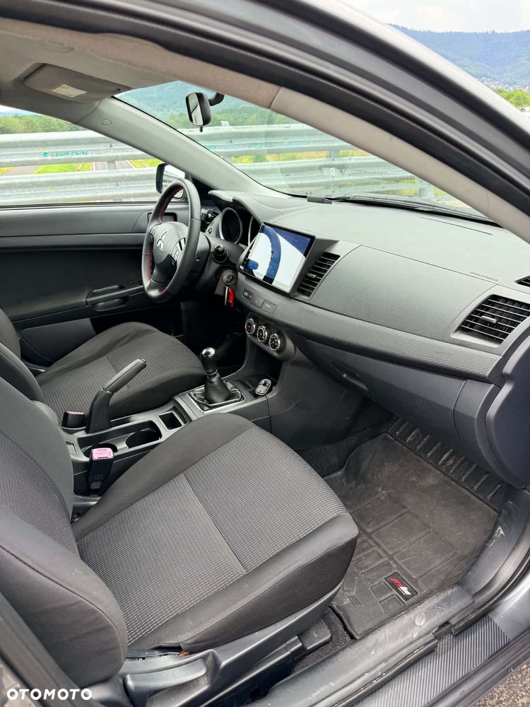 Mitsubishi Lancer - 32