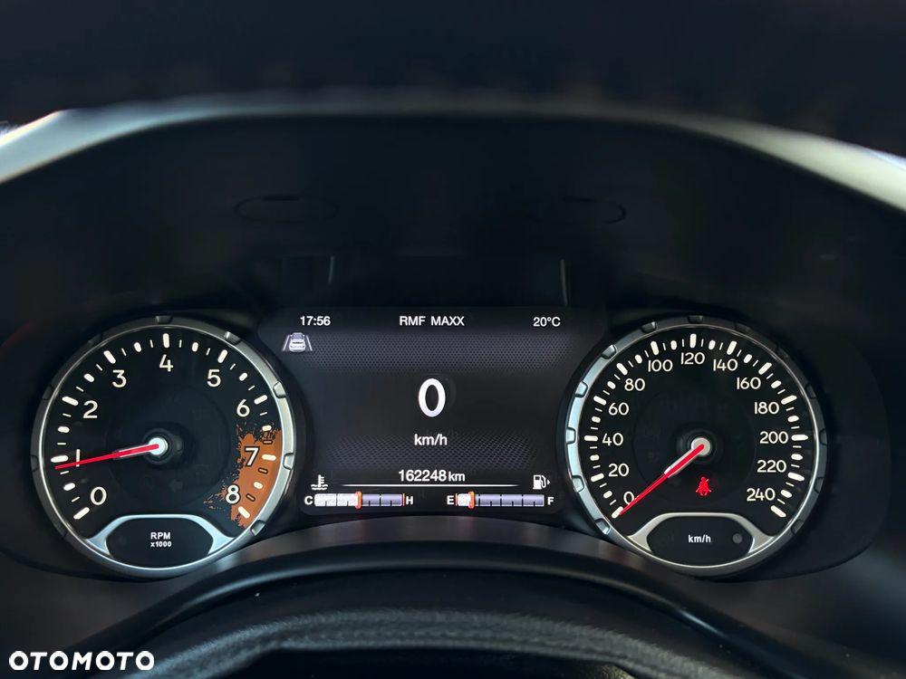 Jeep Renegade 1.4 MultiAir Night Eagle - 33