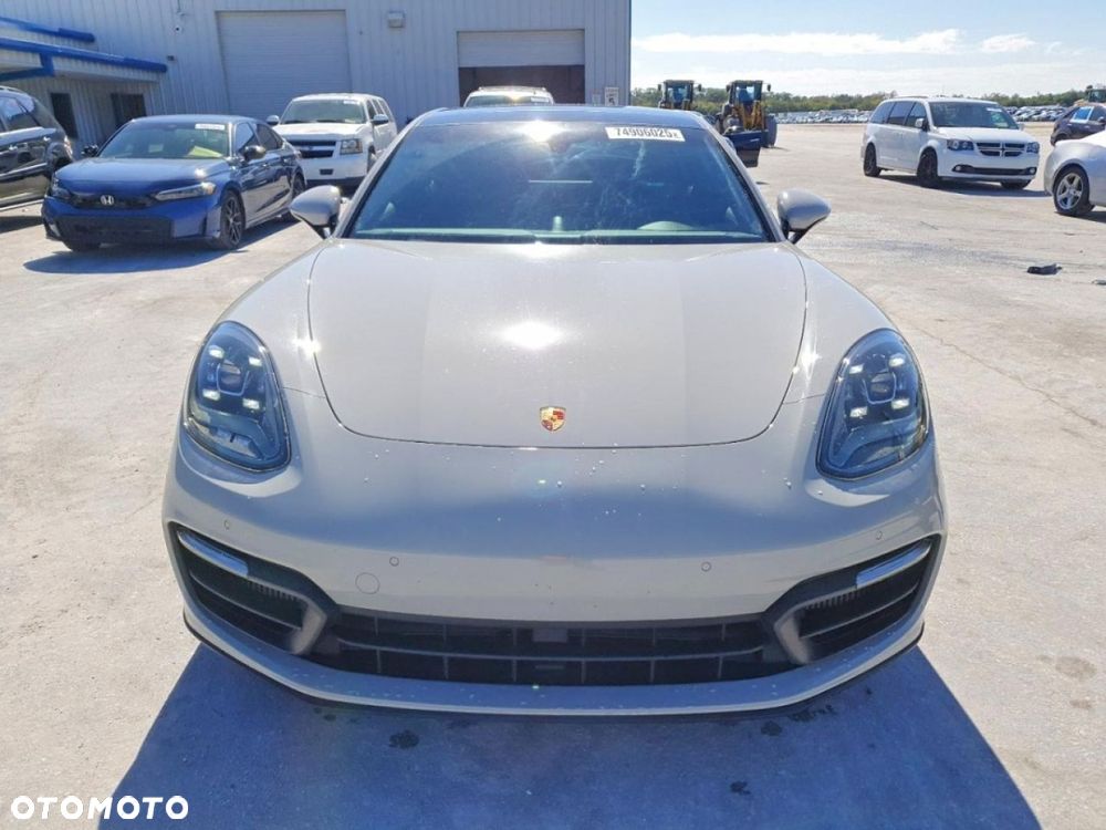 Porsche Panamera - 5