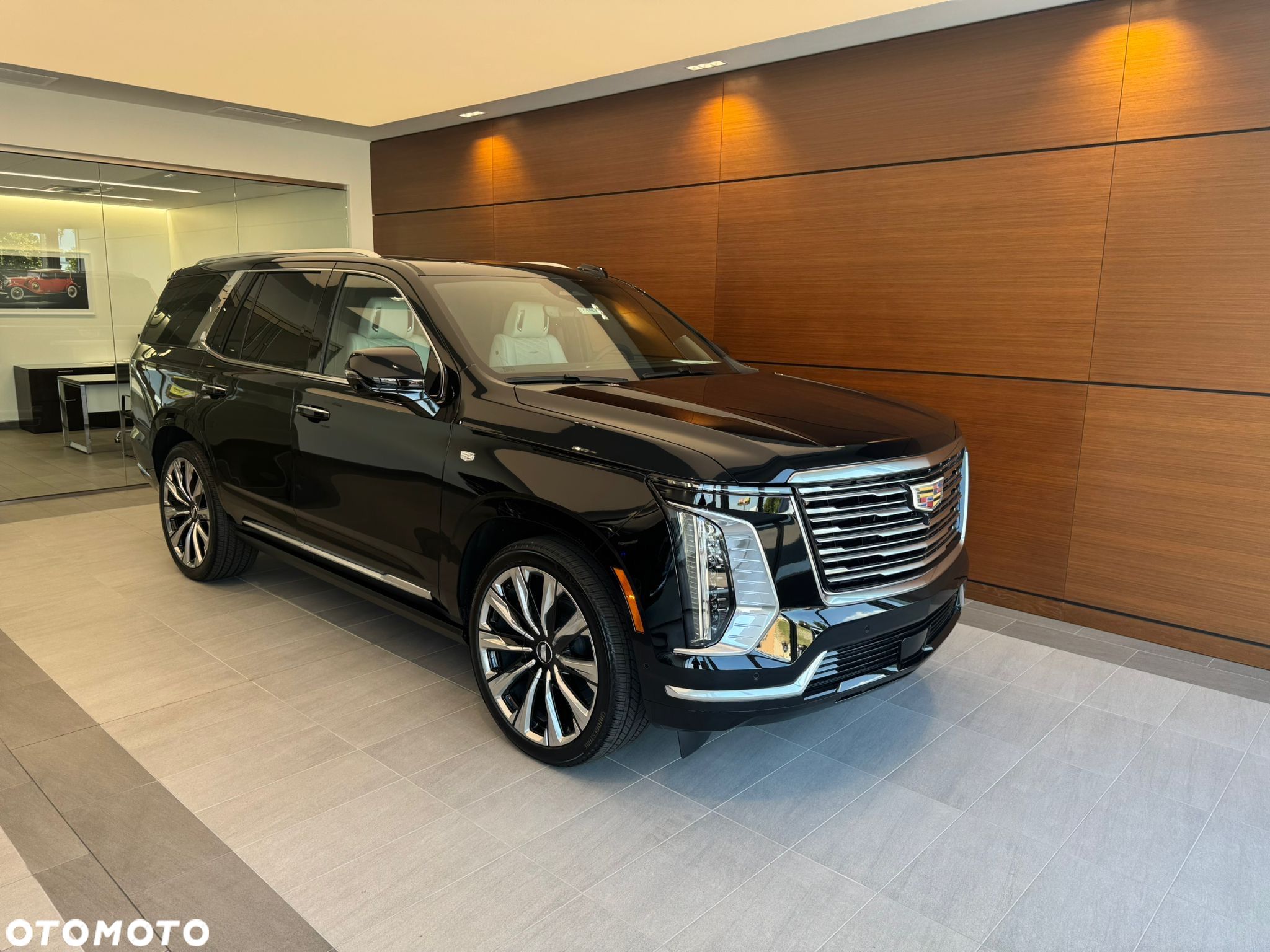 Cadillac Escalade - 1