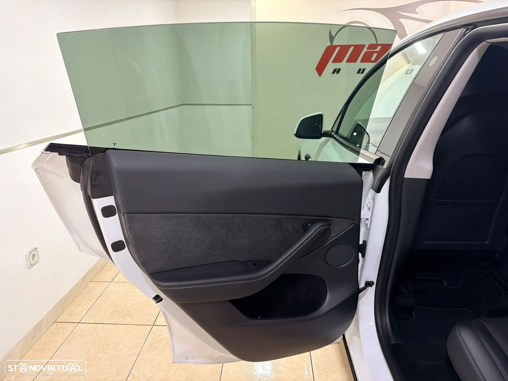 Tesla Model Y Tração Traseira - 32