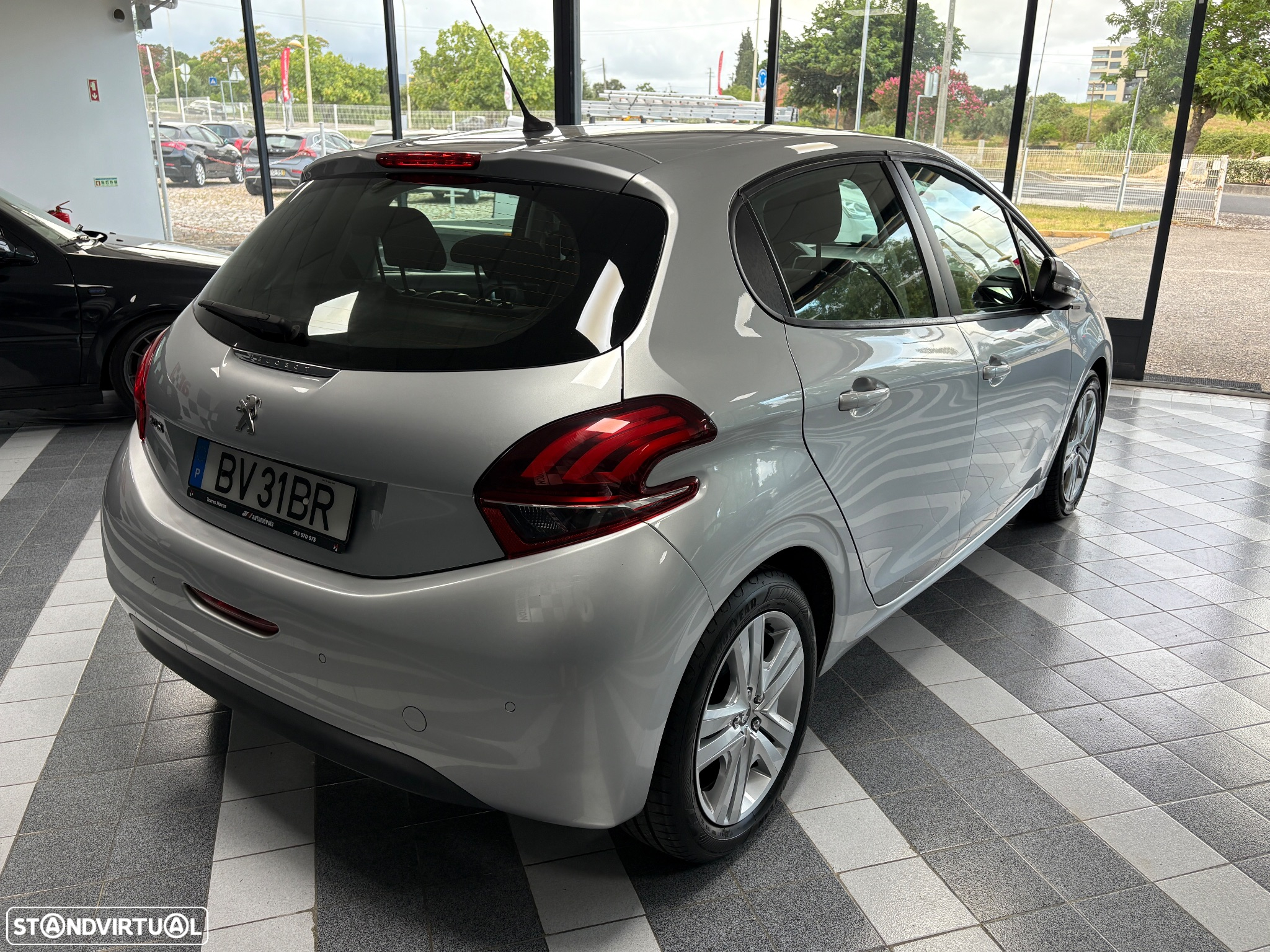 Peugeot 208 1.2 PureTech Signature - 7