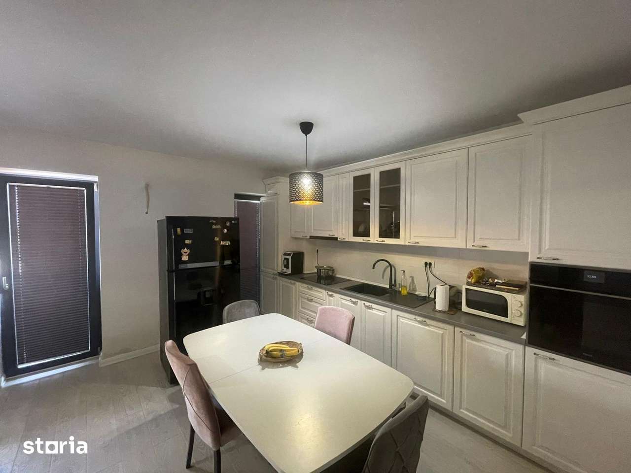 Apartament cu 4 camere in zona de Nord — fotografia 1