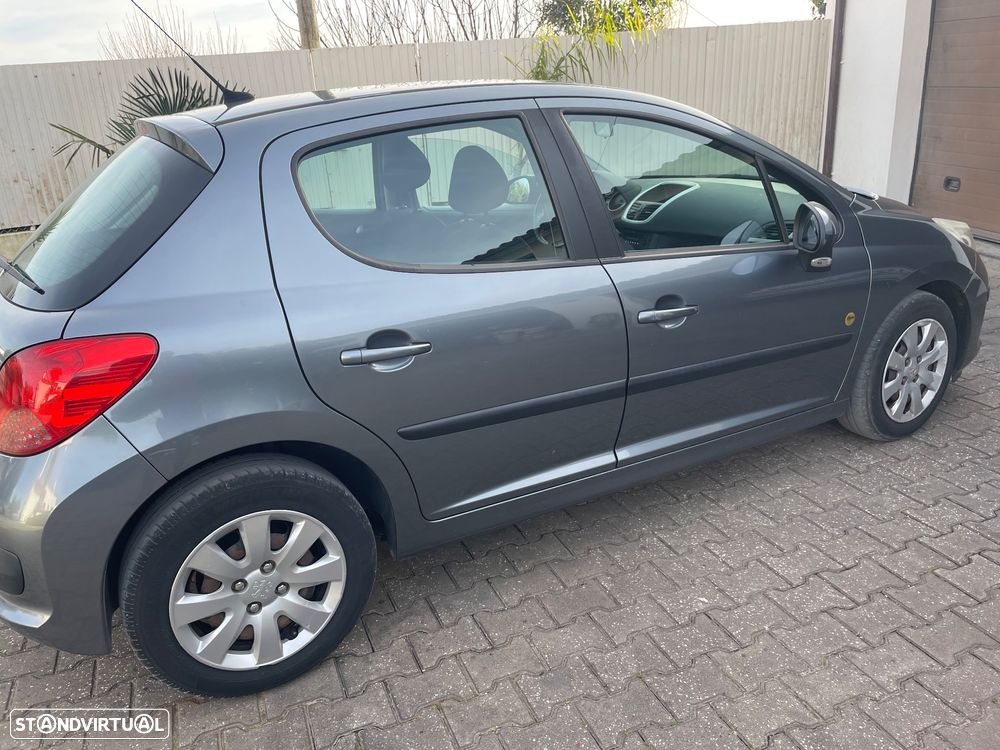 Peugeot 207 1.4 16V Trendy - 4