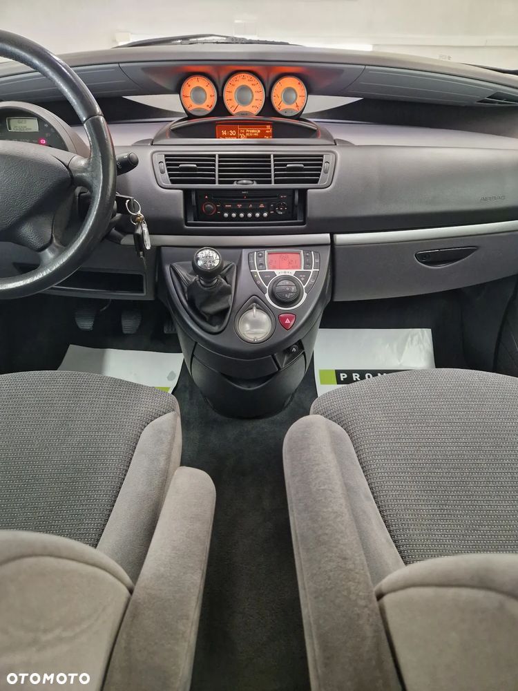 Peugeot 807 HDi 135 Family - 30