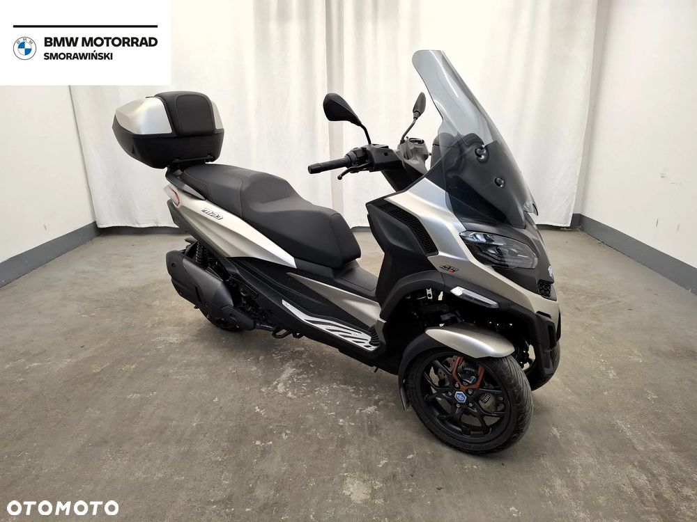 Piaggio MP-3 - 1