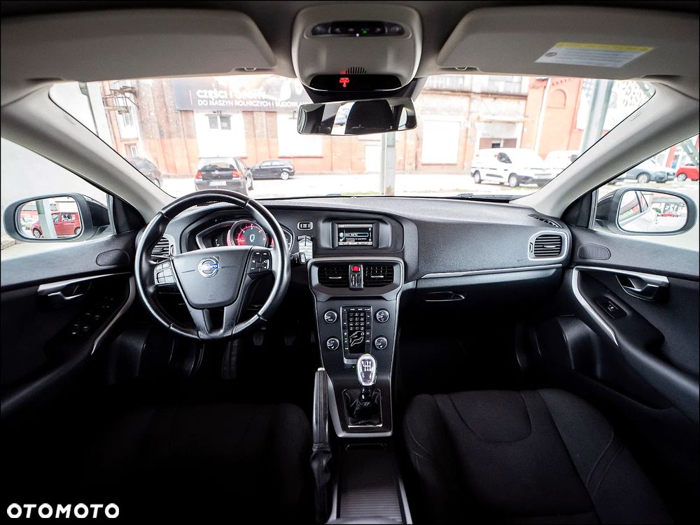 Volvo V40 Cross Country - 16