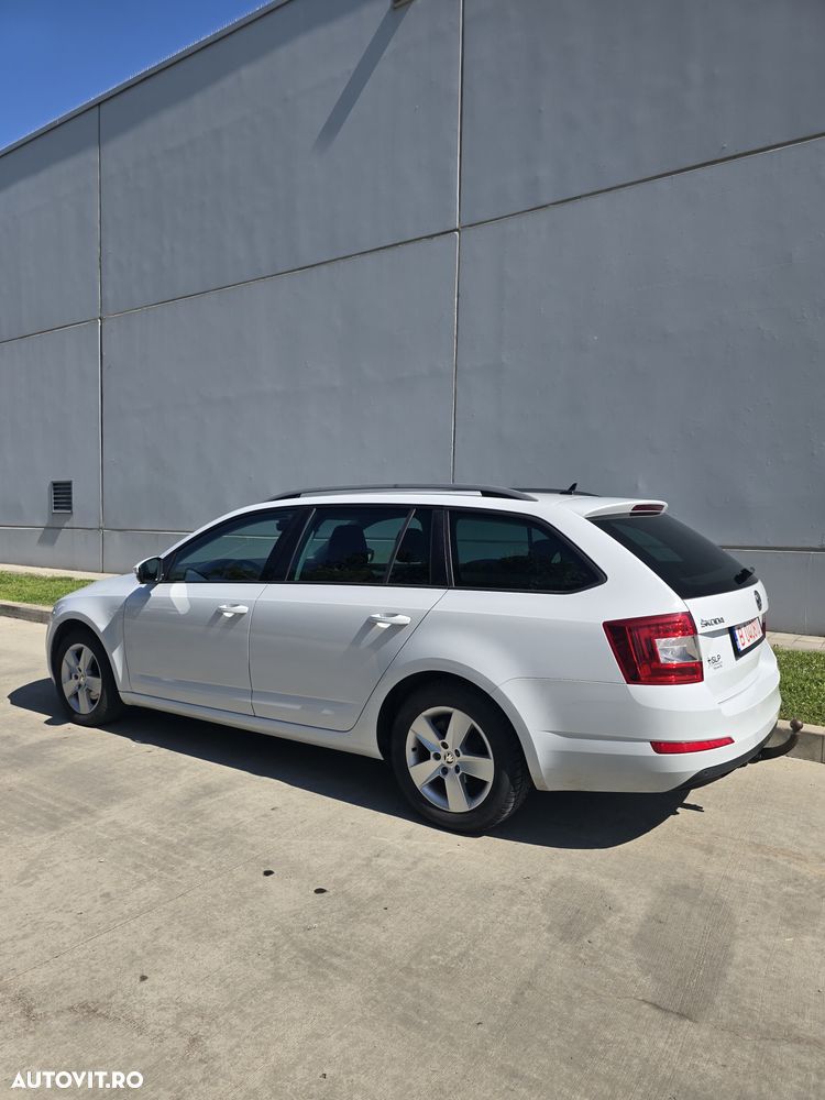 Skoda Octavia 2.0 TDI DSG Ambition - 6