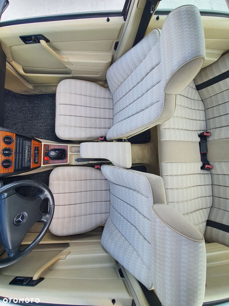 Mercedes-Benz W201 (190) - 20