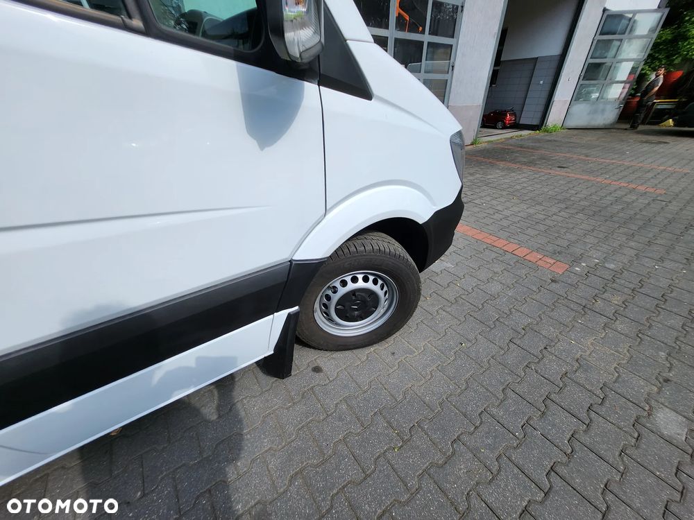 Mercedes-Benz Sprinter - 2