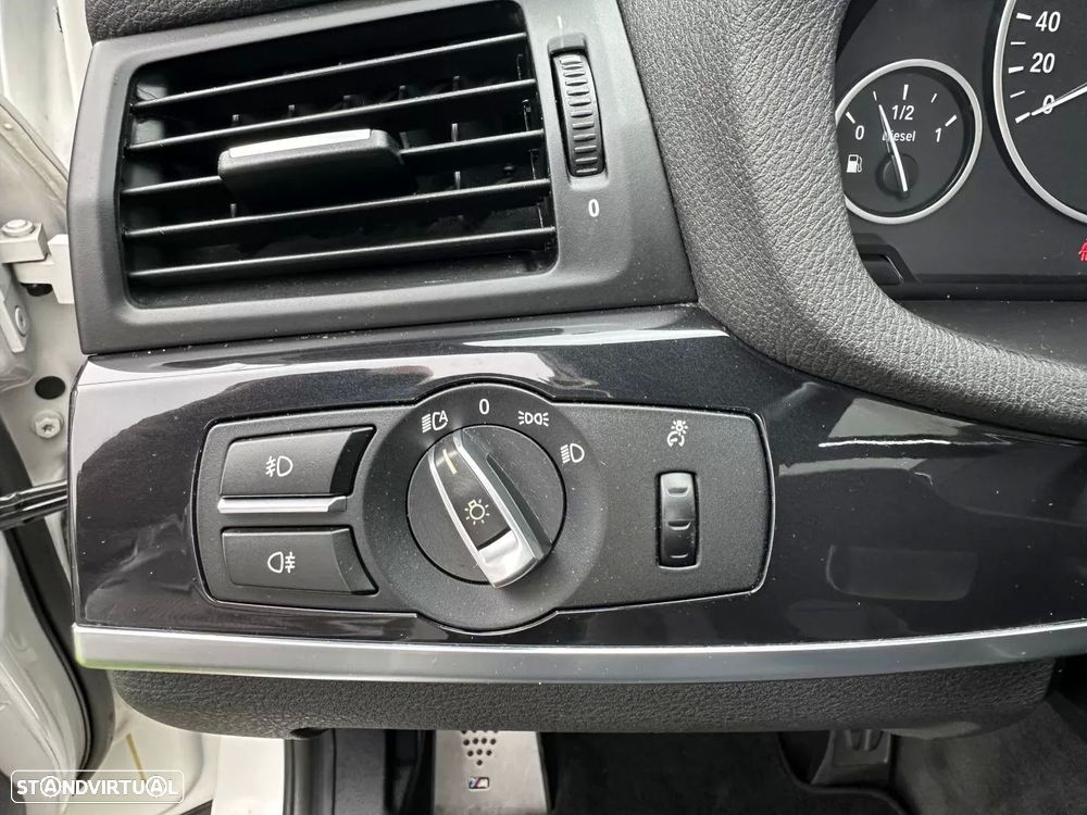 BMW X3 20 d xDrive Pack M Auto — fotografia 26