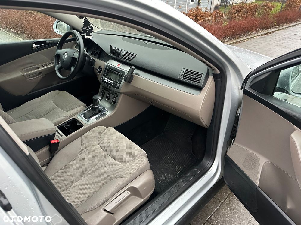 Volkswagen Passat 2.0 FSI Automatik Comfortline - 16
