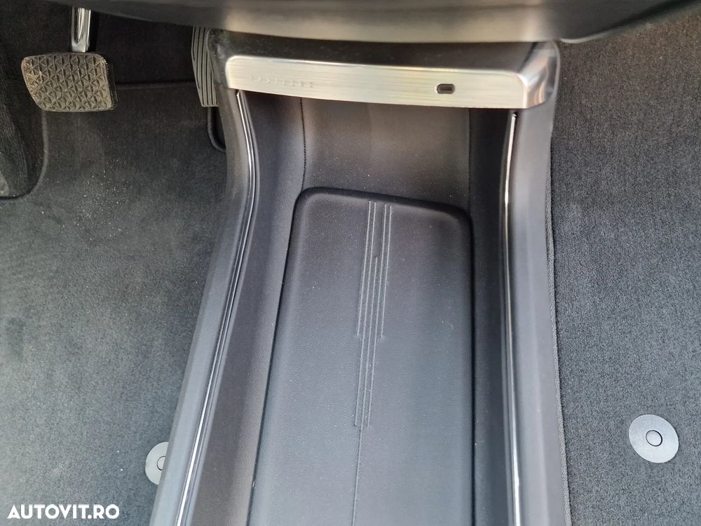 Cadillac Lyriq Sport - 21