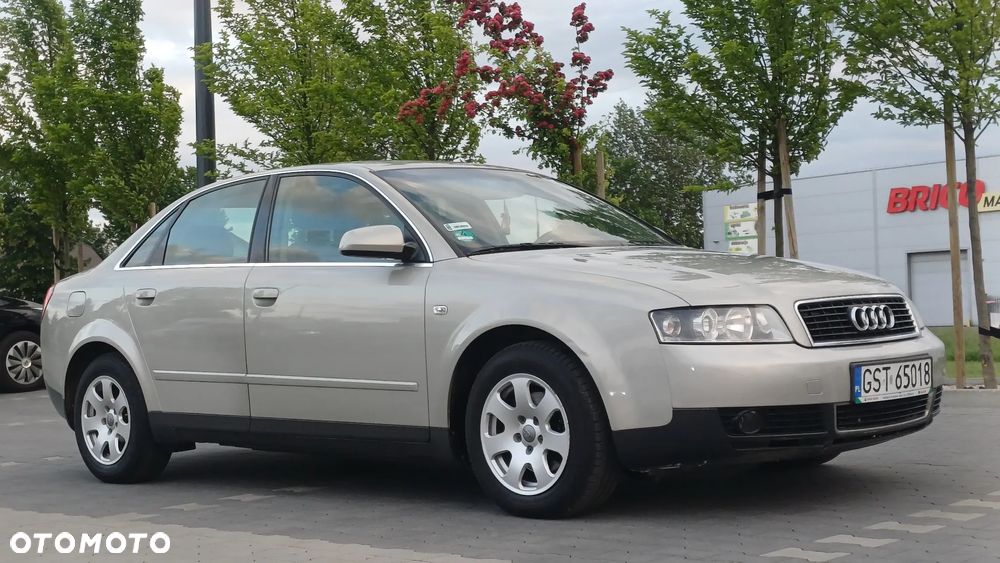 Audi A4 Limousine - 13