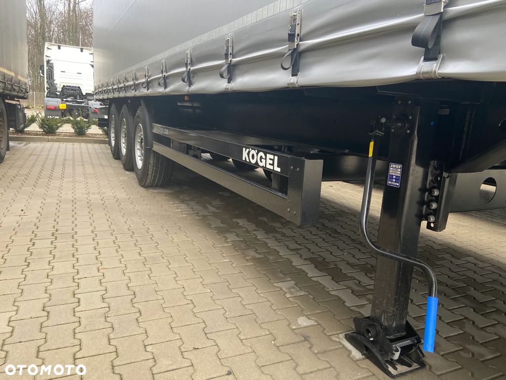 Kögel KÖGEL TYP: S 24 P 90/1.100, oś podnoszona, dach rozsuwany, 4 rzędy desek alu, 2 kosze na koła - 12