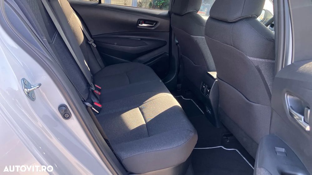 Toyota Corolla 1.8 HSD Dynamic - 9