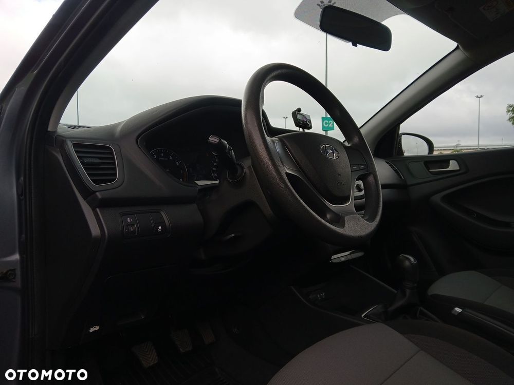 Hyundai i20 1.2 Fresh - 19