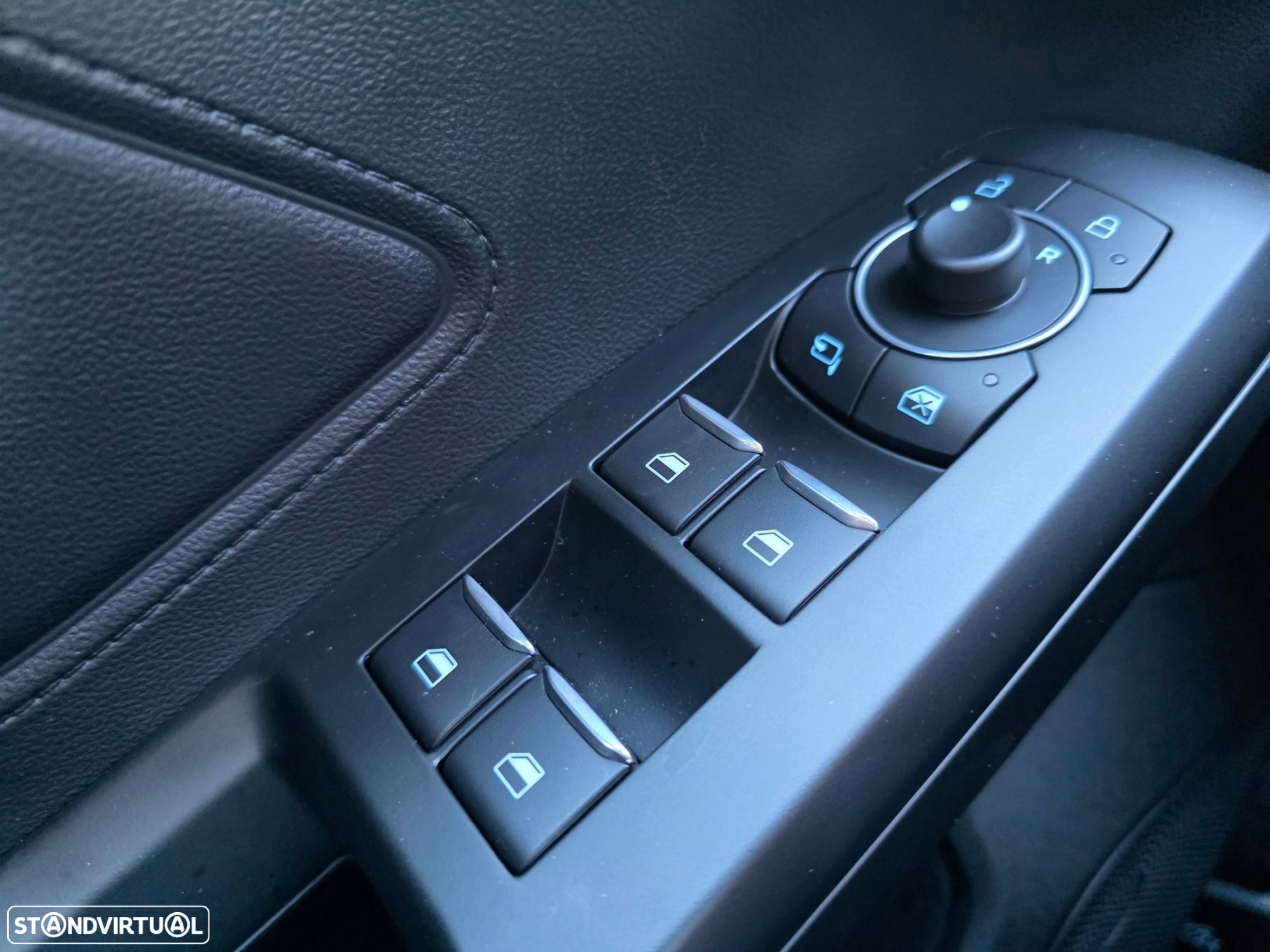 Ford Focus SW 1.0 EcoBoost MHEV ST-Line - 28