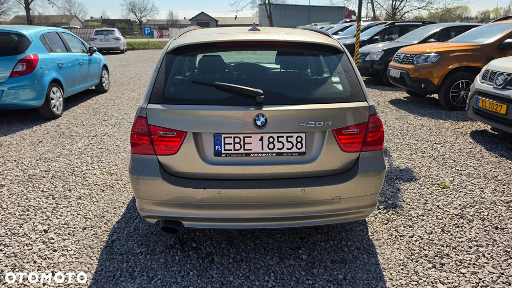 BMW Seria 3 320d - 5