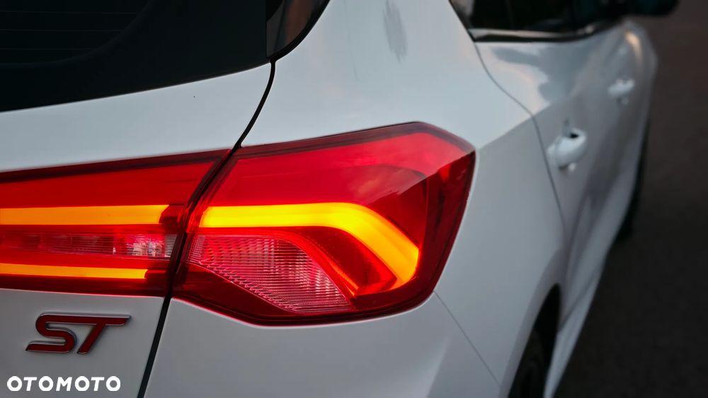 Ford Focus 2.3 EcoBoost ST-3 - 9