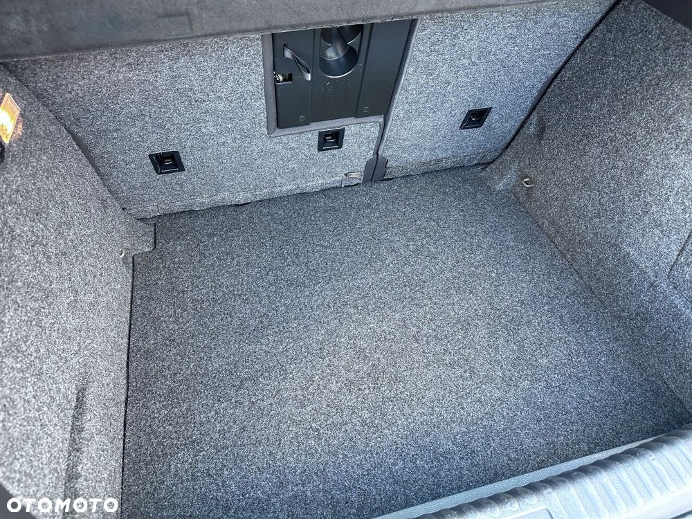 Volkswagen Tiguan - 28