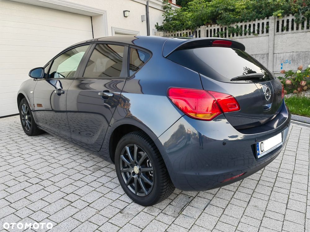 Opel Astra - 2