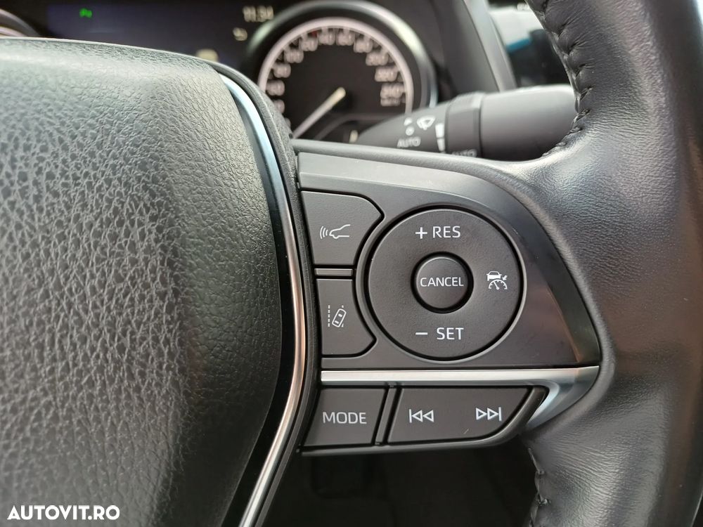 Toyota Camry 2.5 Hybrid Business - 22