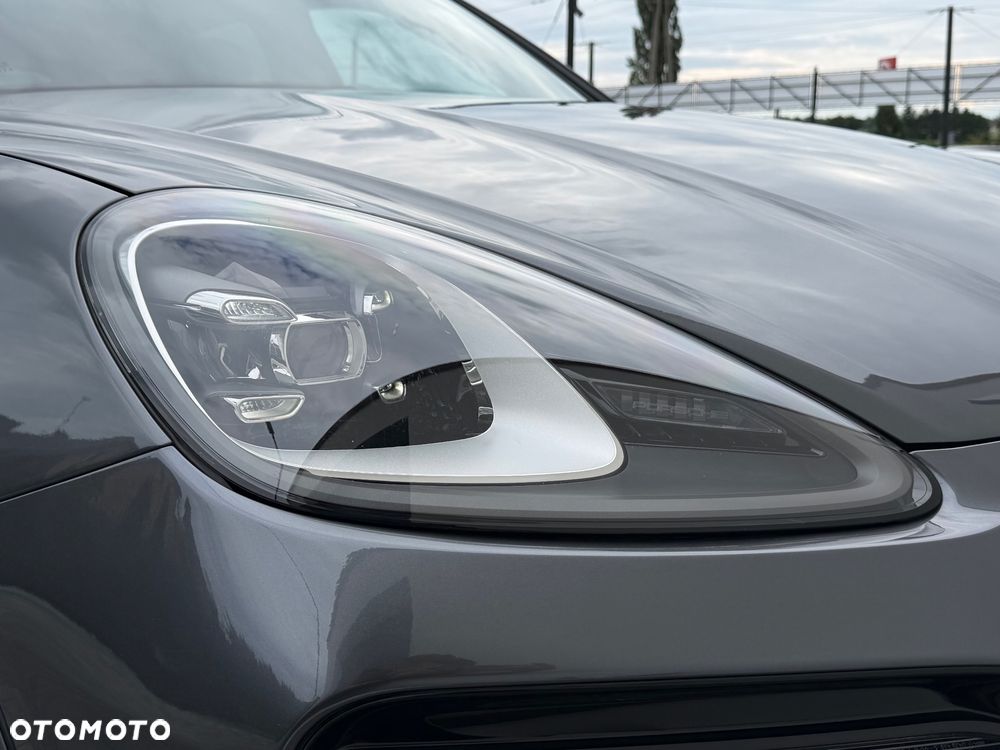 Porsche Cayenne Tiptronic S Platinum Edition - 38