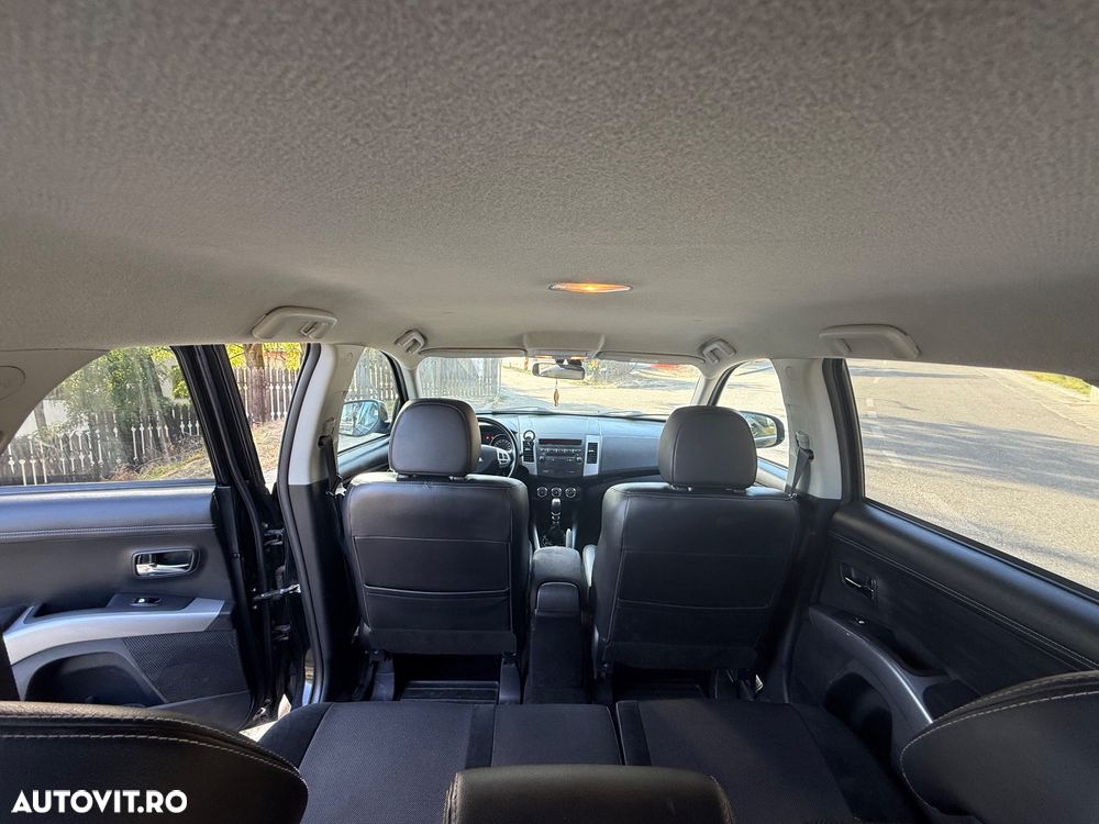 Mitsubishi Outlander - 7