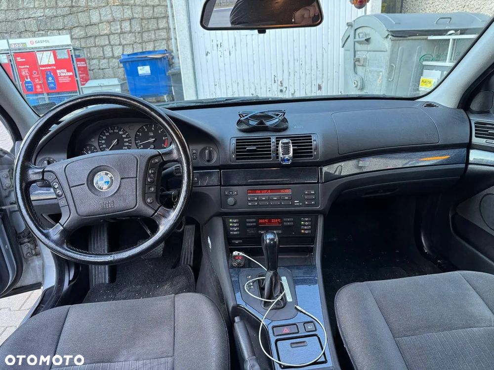 BMW Seria 5 520i - 13