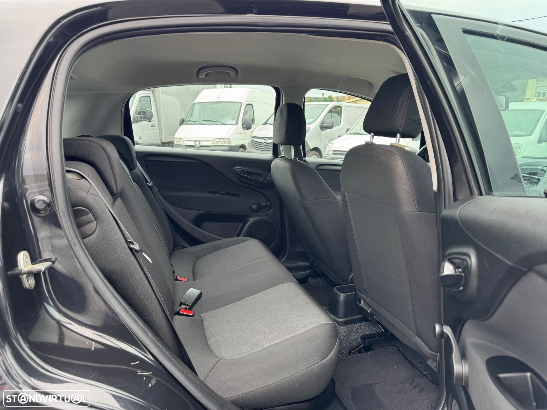 Fiat Punto 1.3 M-Jet Easy S&S - 17