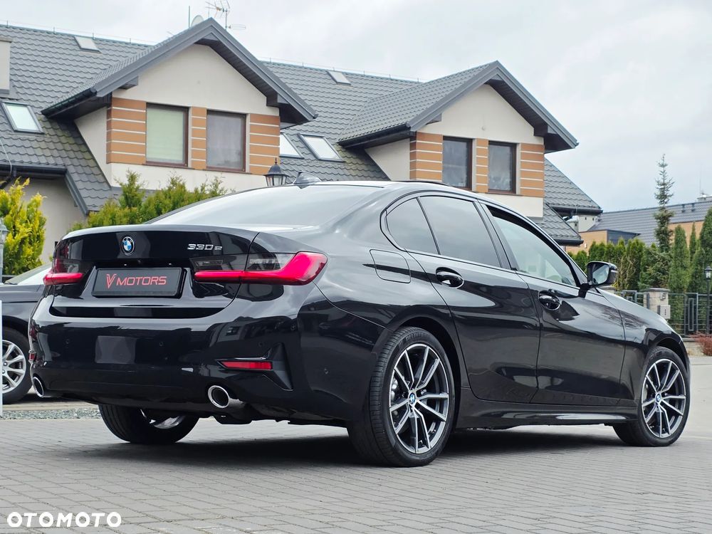 BMW Seria 3 330e Sport Line - 32