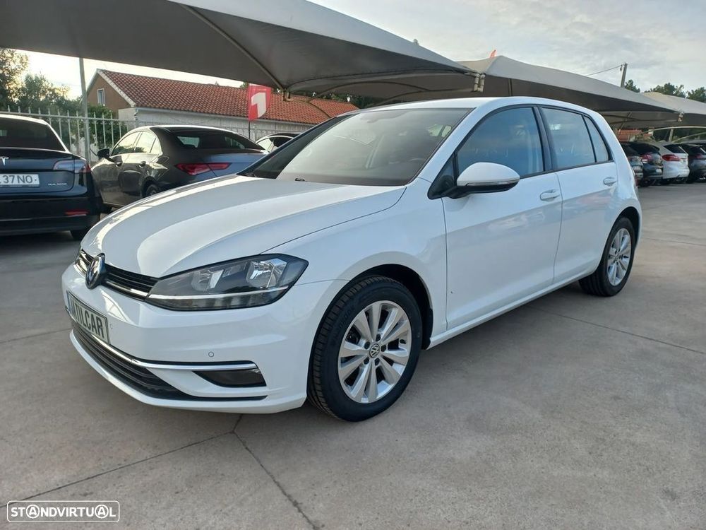 VW Golf 1.6 TDI Confortline - 4