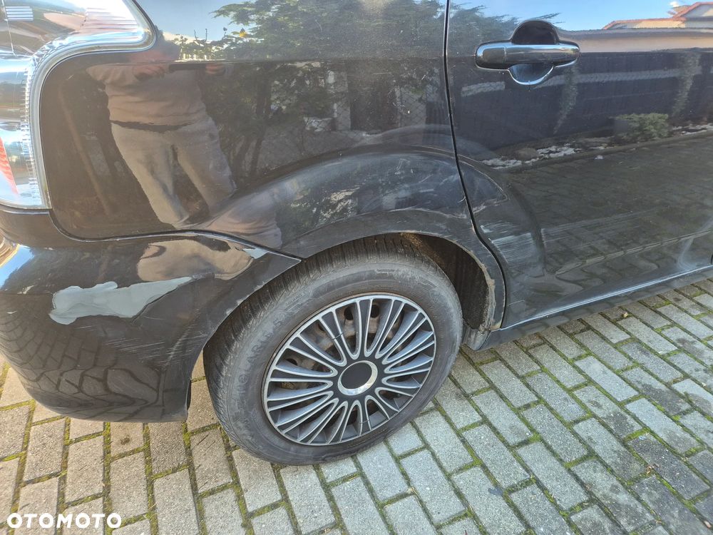 Toyota Corolla Verso 2.2 D-4D - 24